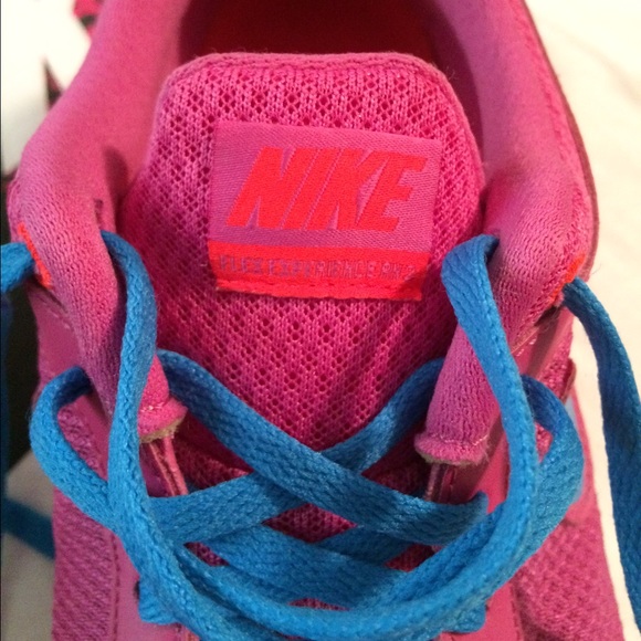 NIKE - Picture 4 of 4