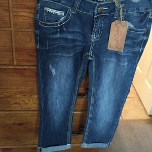 NWT Red Camel Capris