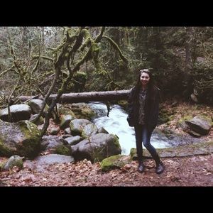 Meet your Posher, Laura