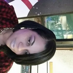 Meet your Posher, Casandra