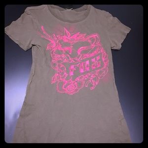 Gray and pink fox tee