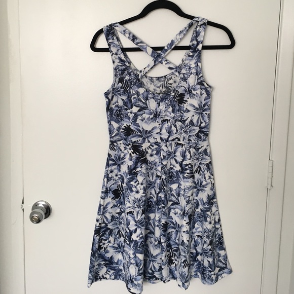 Casual flower dress - Picture 2 of 4