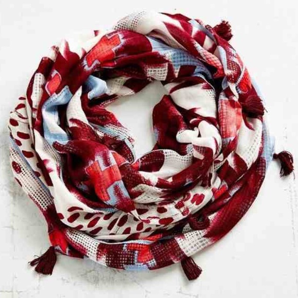Urban Outfitters Ecote Kilim Eternity Scarf - Picture 4 of 4