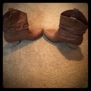 Womens size 11 boots!