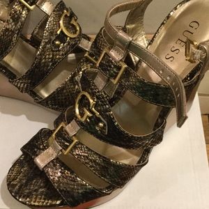 Like NEWBronze to gold Guess Wedges.