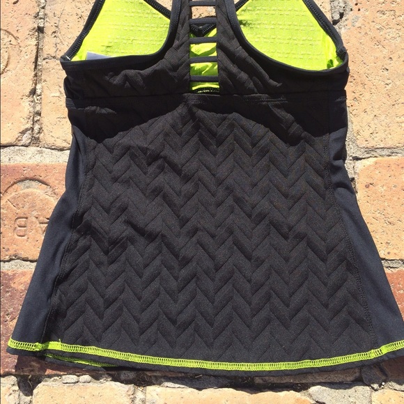 Sold Trina Turk Reaction Black Cami Sz S - Picture 2 of 4