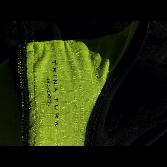 Sold Trina Turk Reaction Black Cami Sz S - Picture 4 of 4