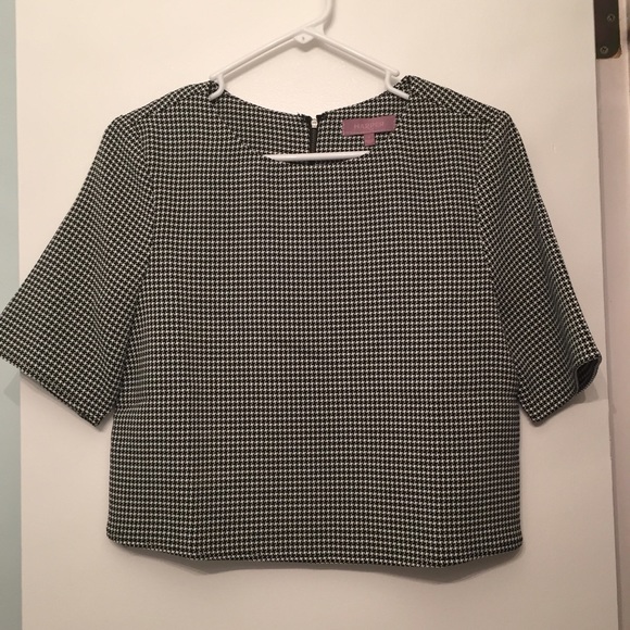 Harper Houndstooth Boxy Crop Top