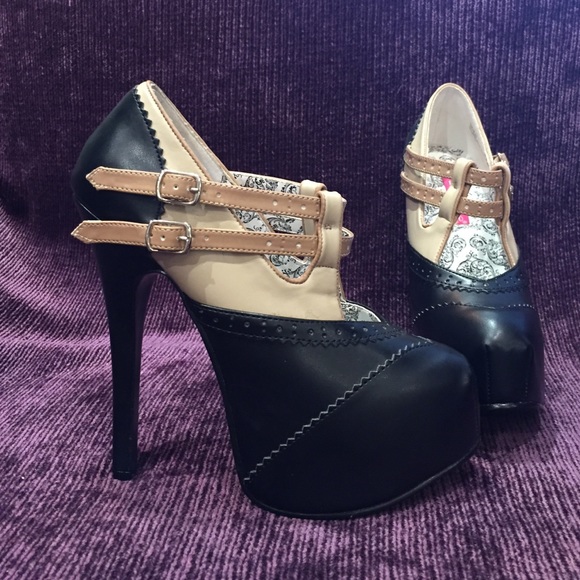 Bordello Black and Tan heels