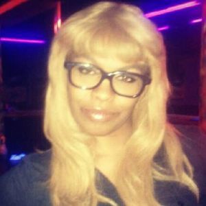 Meet your Posher, Latoya