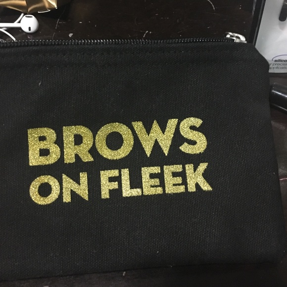 Makeup Set - Picture 2 of 2