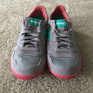 Women's Saucony bullets.