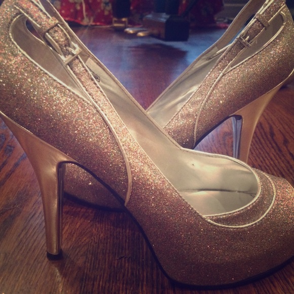 Guess sparkly platform heels with cutouts - Picture 1 of 4