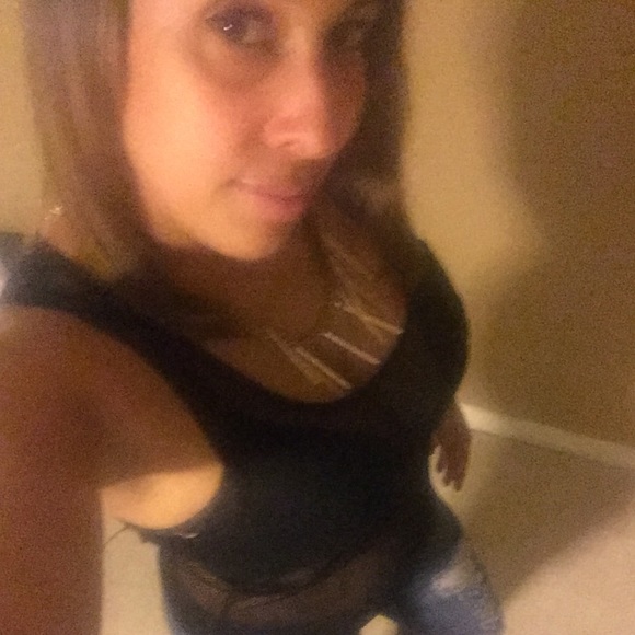 Meet your Posher, Tenicia