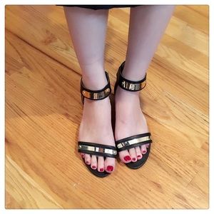 🌹Express Sandals with Metal Accents🌹