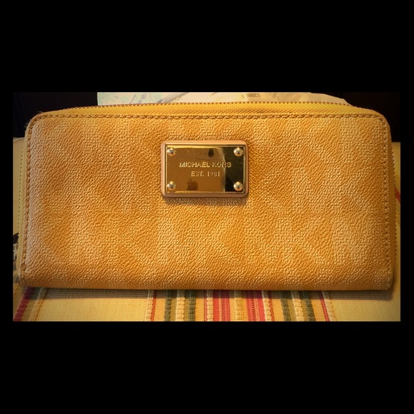 Michael Kors Clutch/ Wallet