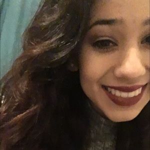 Meet your Posher, Nora