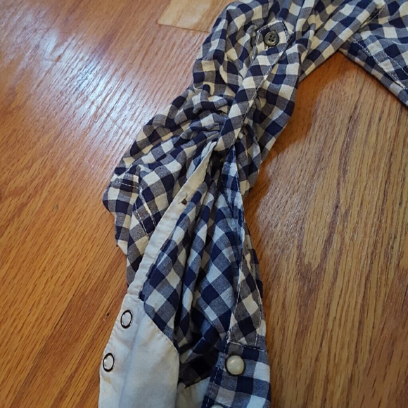 Button down top - Picture 3 of 3