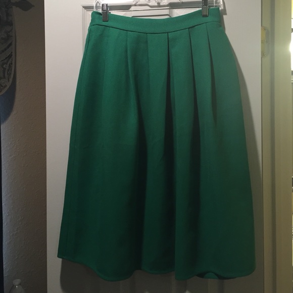 Green midi skirt