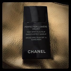 Chanel Perfection Luniere Tinted Foundation