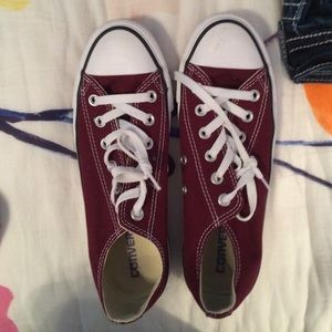 Maroon converse