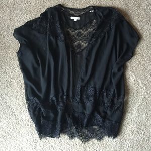 💥PRICE DROP!!!💥 Black lace komono-- NEW