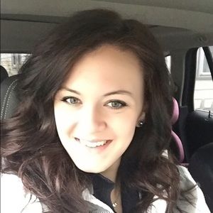 Meet your Posher, Carissa