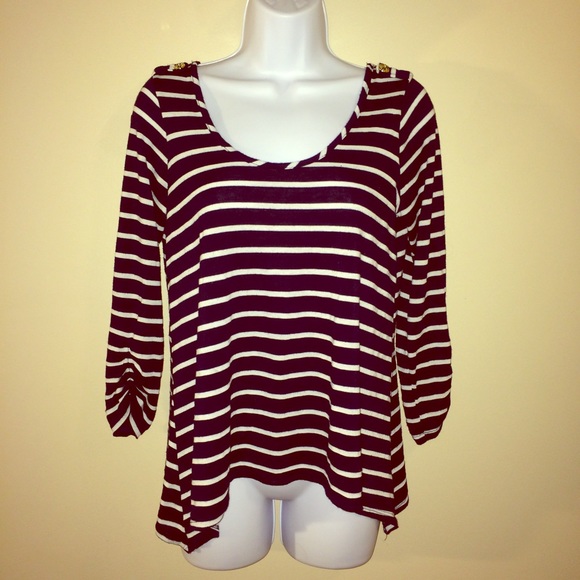 Loose-fitting, 3/4 sleeve striped casual shirt