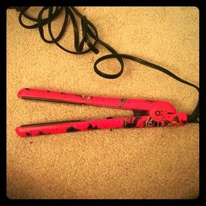 Ed Hardy hair straightener