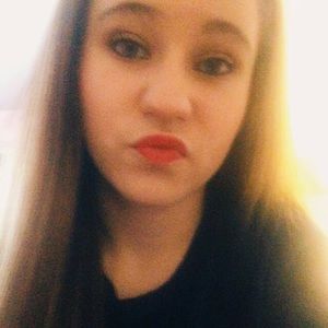 Meet your Posher, Lorren