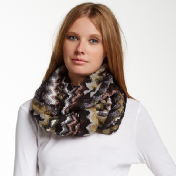 Chevron scarf never worn