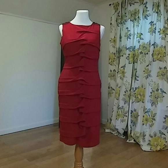 Dress - Picture 4 of 4