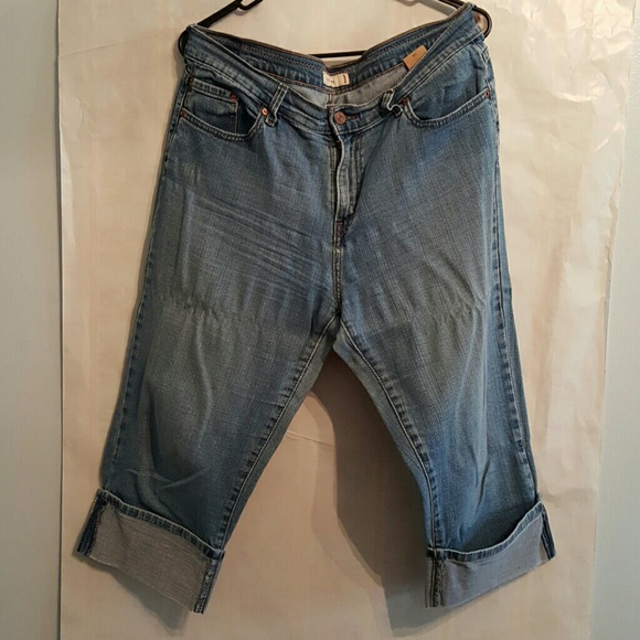 Levi's 515 Capris  (stretch material)