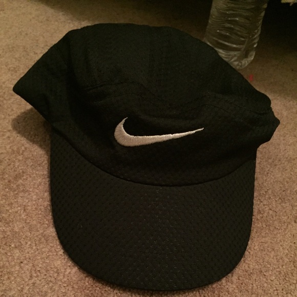 Adjustable hat