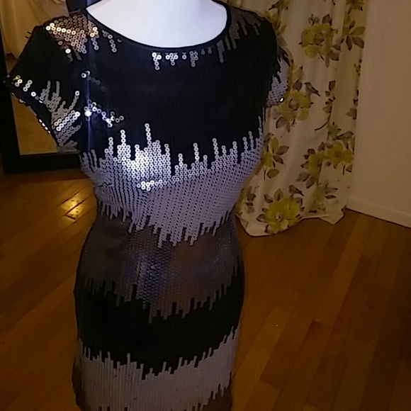 Sequins Dress - Picture 2 of 4