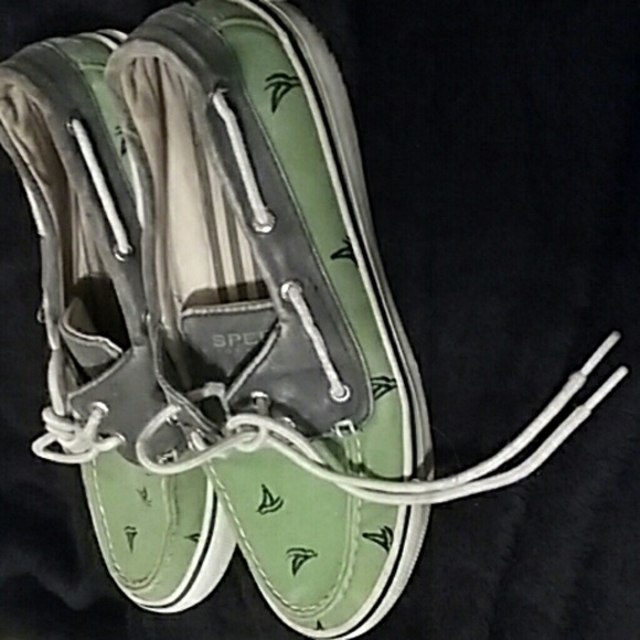 Sperrys top siders size 7