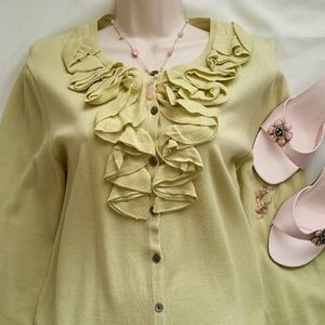 Evan Picone pistachio green ruffled sweater EUC