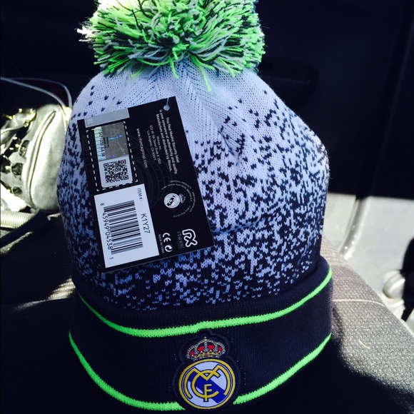 Adidas beanie