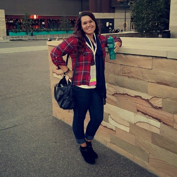 Meet your Posher, Kara