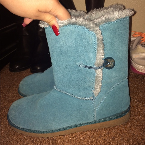 Blue winter boots