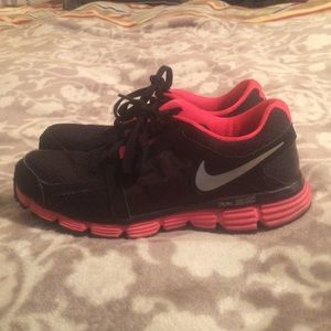 Nike Dual Fusion st2