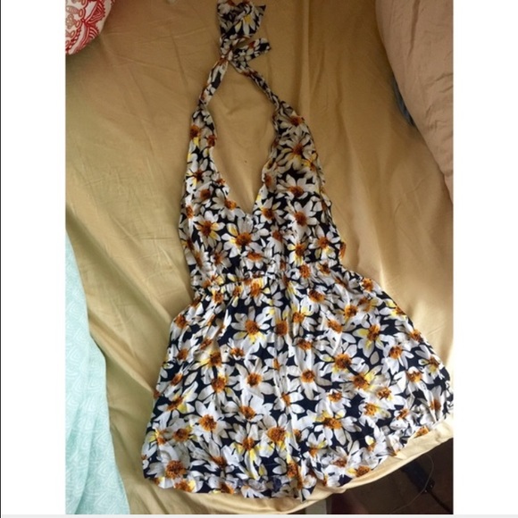 Daisy backless LF romper