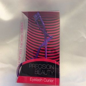Eyelash curler