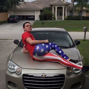 Meet your Posher, Avery