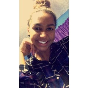 Meet your Posher, Lauren