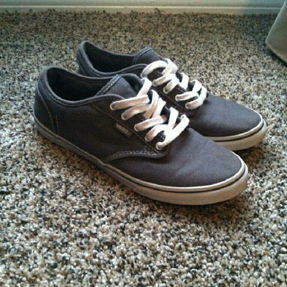 Women's vans size 7.
