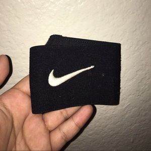 Nike ankle guard stays