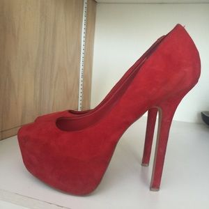 Steve Madden red pumps/ heels/ platforms