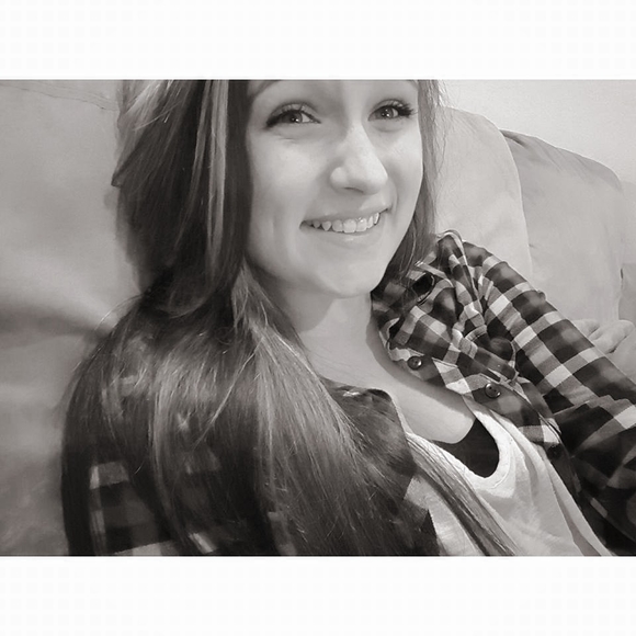 Meet your Posher, Lyndi - Picture 1 of 1