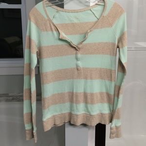American Eagle Long sleeve T